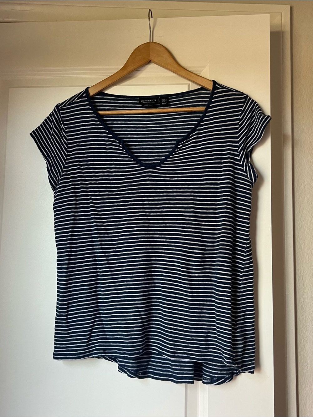 Jones & Co / Jones New York 100% Linen Striped Top – Size Medium (Oversized Fit)
